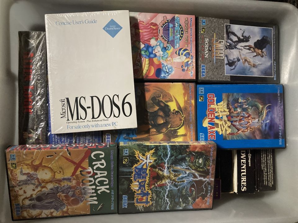 Games in cases in a box: MS-DOS 6 (shrinkwrapped), Crackdown, Golen Axe, Sword of Sodan, Wonder Boy